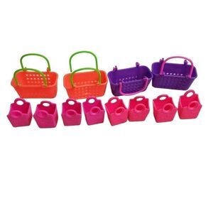 Shopkins shopping baskets (4) & bags (8)